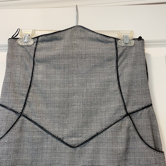 Skirt - Picture 2 of 8